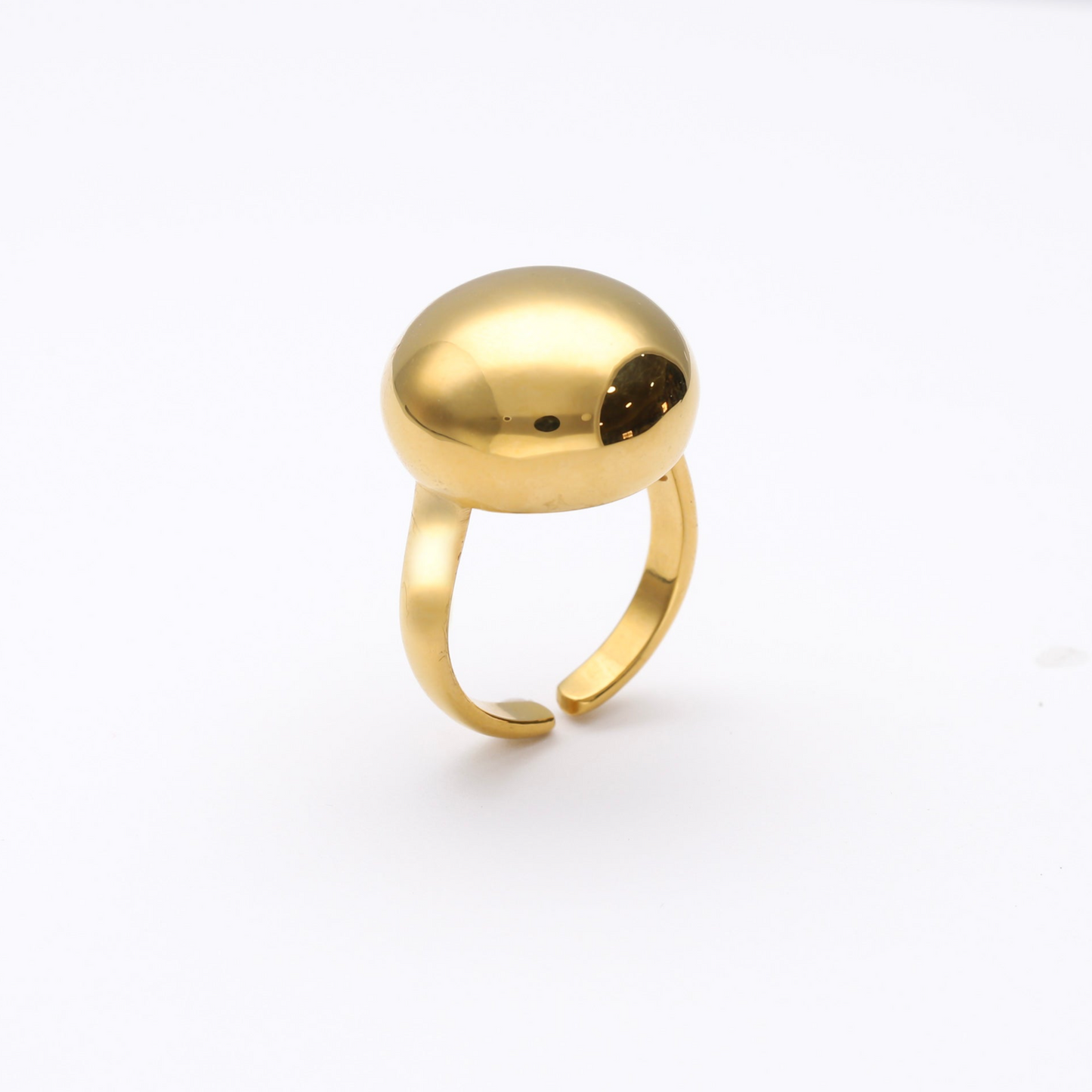 Anillo de plata de ley bañado en oro 18K ajustable con una bola de 25 mm y que combina con el colgante y los pendientes en oro de bola de Bendita Eva