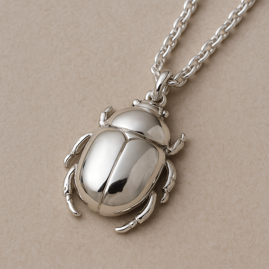 Colgante Escarabajo waterproof plata - Bendita Eva