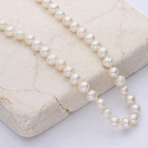 Gold necklace with small pearls