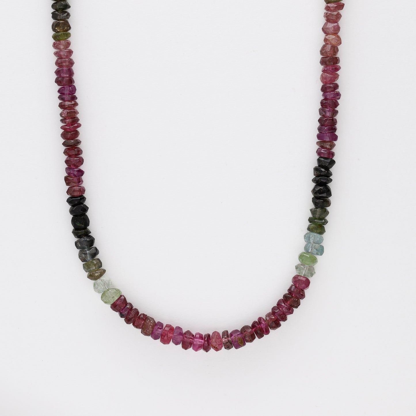 Collar de piedras de 4 mm de Turmalina enfilado a mano de 40 cm con cierre reasa de acero y baño de oro de 18K-Bendita Eva
