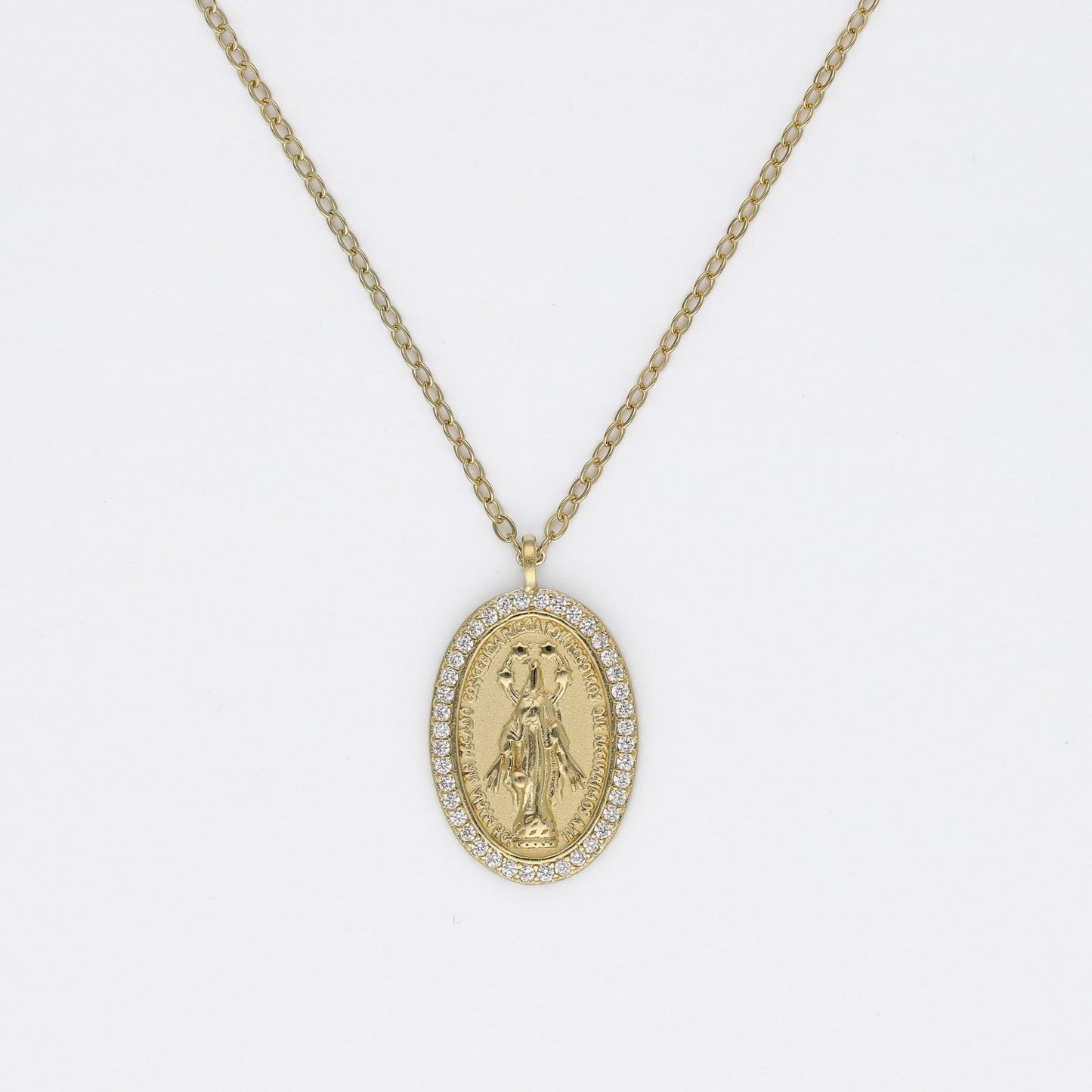 Medalla Virgen de la Milagrosa con circonitas fabricada en plata de ley y bañada en oro de 18K , cadena ajustable y cierre mosqueton - Bendita Eva