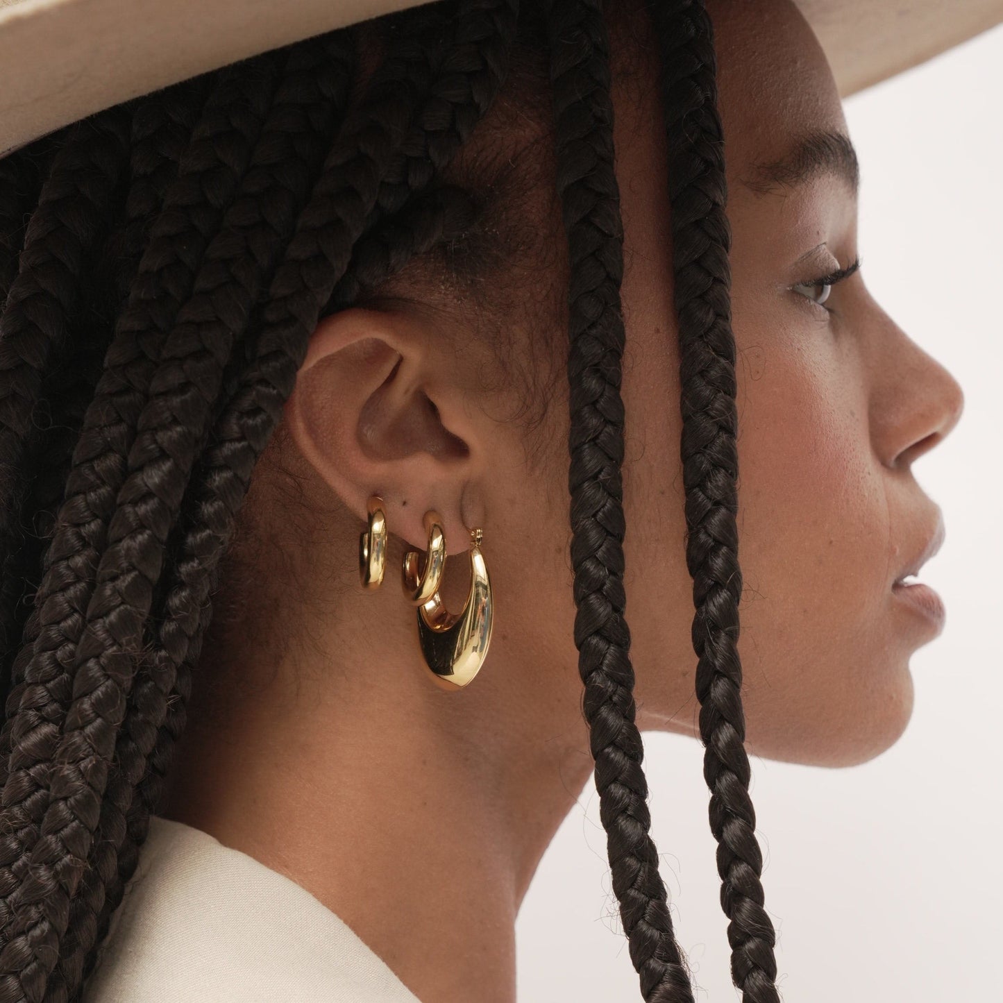 pendientes ovalados oro waterproof - Bendita Eva