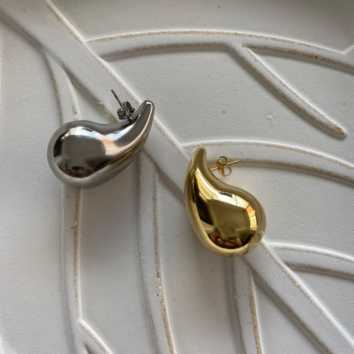 Pendientes gota color plata de acero inoxidable - Bendita Eva