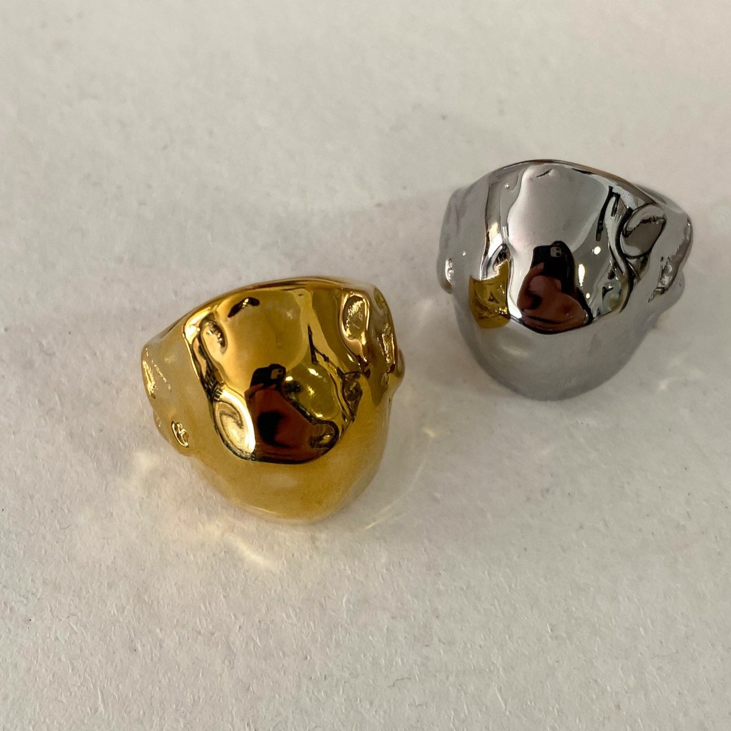 Anillo Stone de acero inoxidable bañado en oro de 18 kt - Bendita Eva