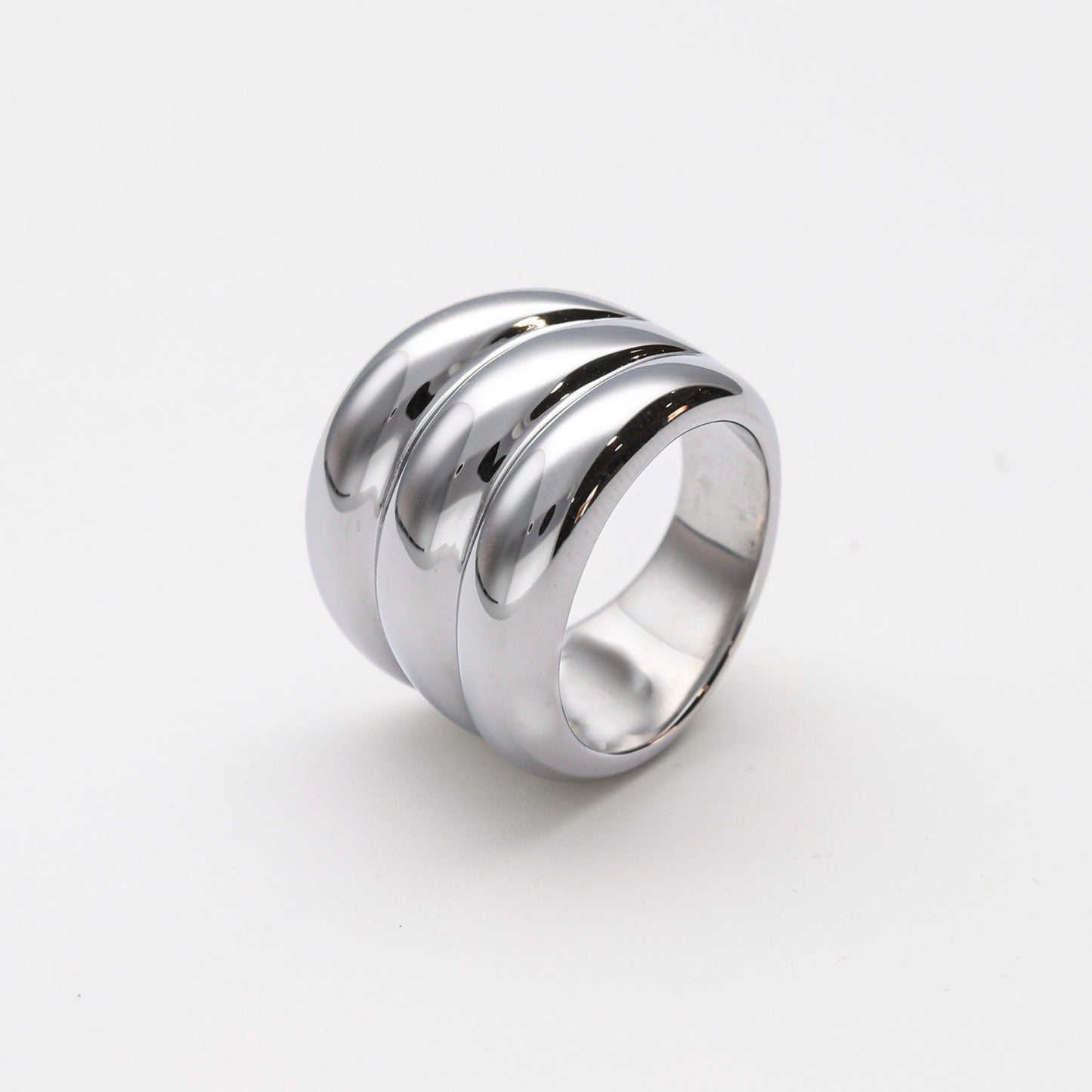 Dune es un anillo triple de diseño XL fabricado en acero - Bendita Eva