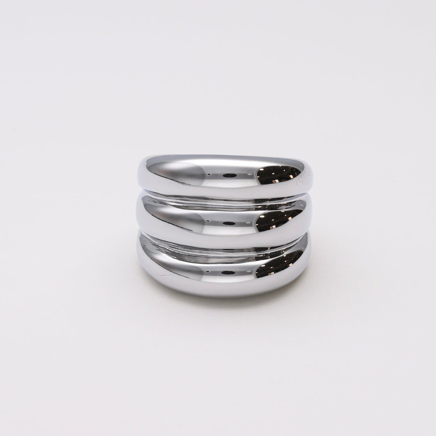 Dune es un anillo triple de diseño XL fabricado en acero - Bendita Eva
