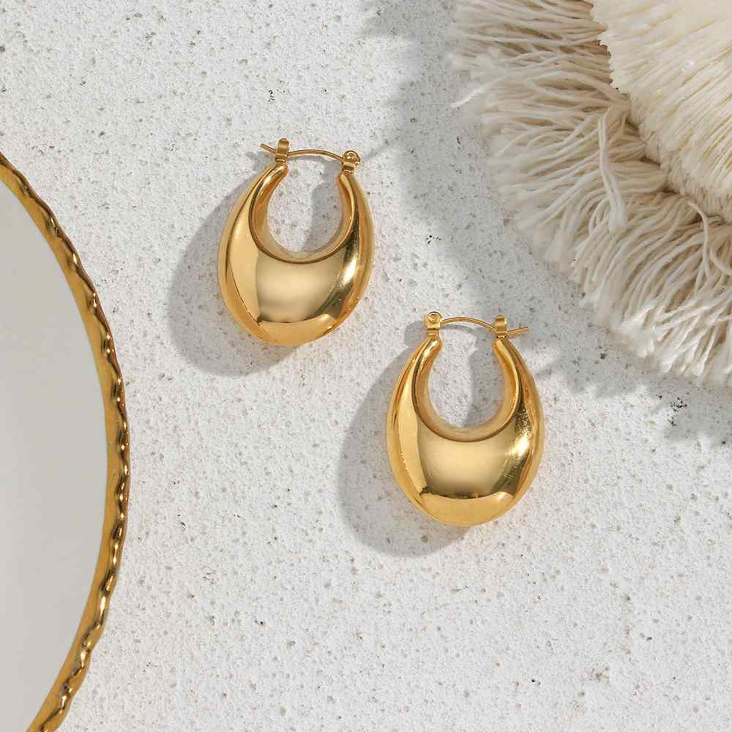 pendientes ovalados oro waterproof - Bendita Eva