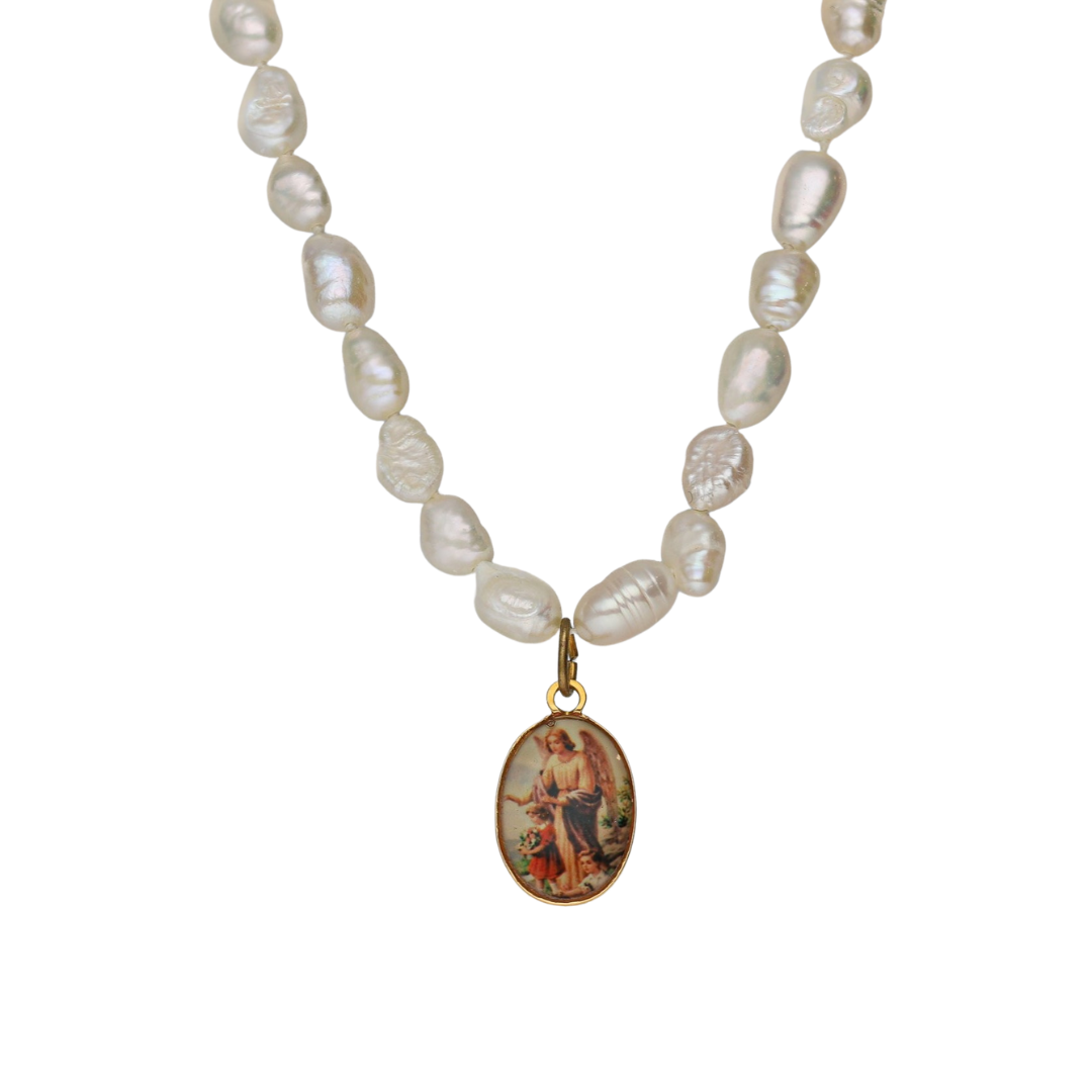 Collar de perlas con medalla Angel de la Guarda - Bendita Eva