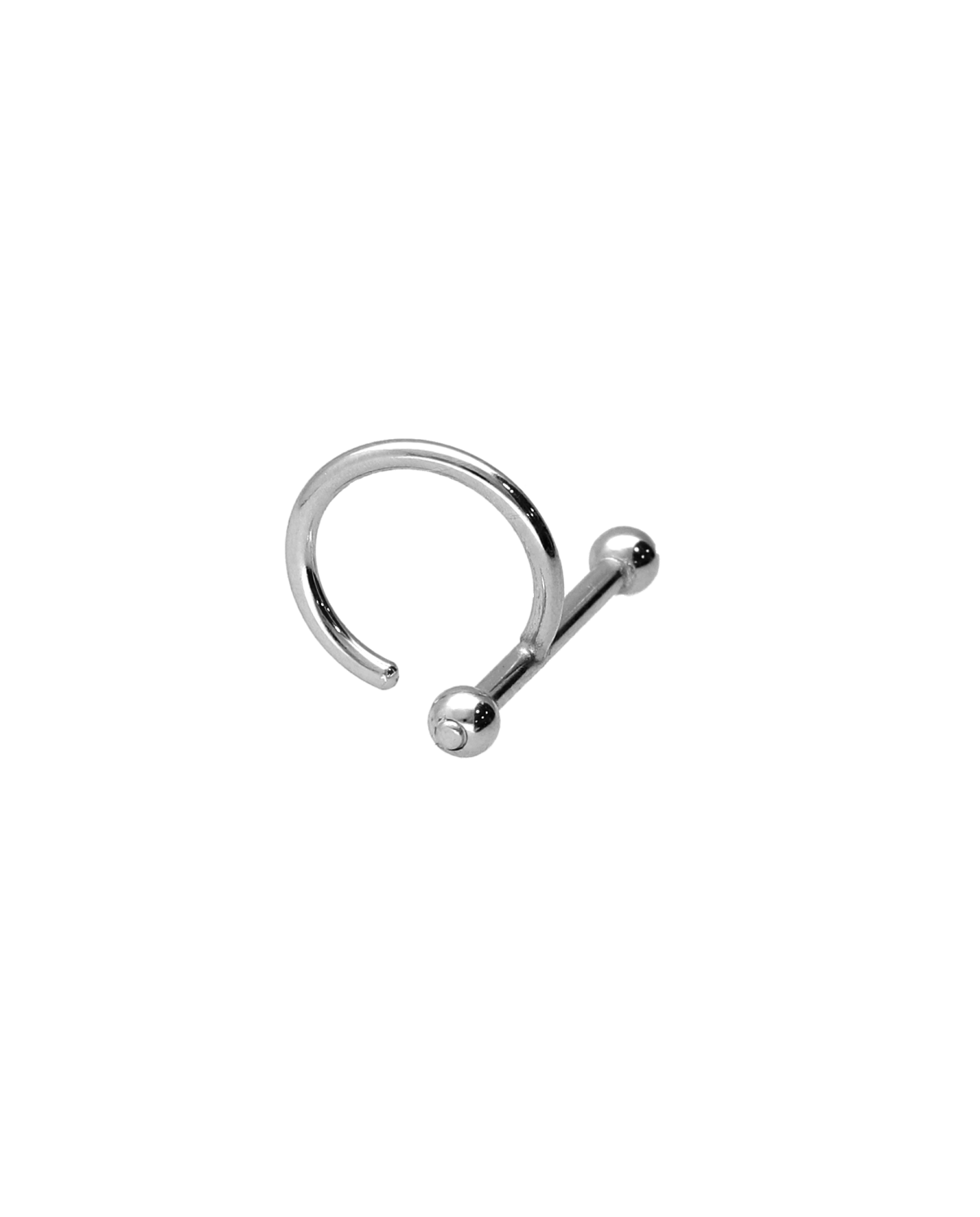El pendiente piercing Olga cuenta con dos piezas unidas entre sí: Aro y piercing. Esta pieza tiene un peso de 0.6 gramos, lo que la hace ligera y cómoda. Puedes encontrar este pendiente piercing en dos acabados diferentes: en rodio y en baño de oro de 18 kt de alta calidad.