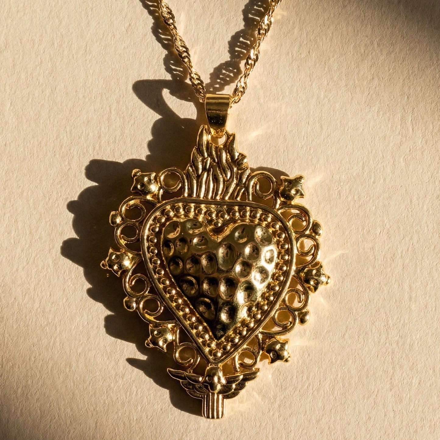 Significado del Sagrado Corazón: simbolismo y joya