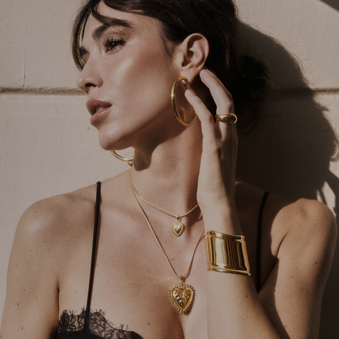 collares, colgantes , anillos , pendientes y pulseras fabricados en materiales de alta calidad como la plata de ley , oro 18K , perlas naturales y acero inoxidable - Bendita Eva