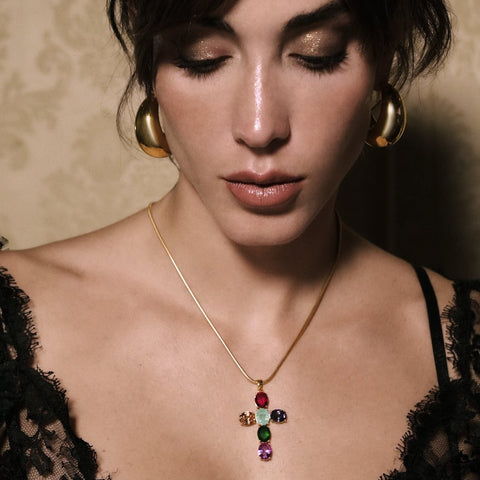 Colgantes y pendientes de cruces fabricados en plata de ley y baño de oro de 18K , cruces con piedras - Bendita Eva