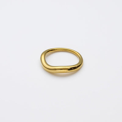 Anillo waterproof de diseño liso y minimalista bañado en oro de 18k - Bendita Eva