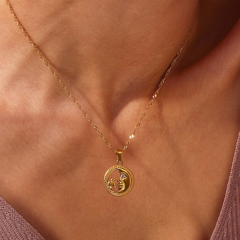 
                      
                        Colgante Luna y Estrella waterproof de Bendita Eva
                      
                    