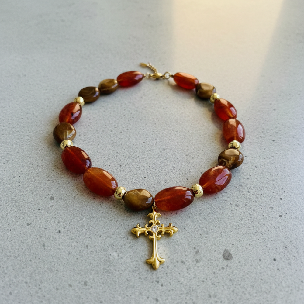 
                      
                        Collar de piedras con cruz de Bendita Eva e
                      
                    