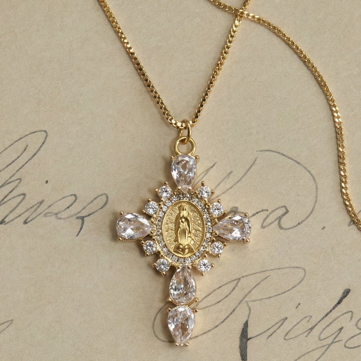 Cruz circonitas blancas de Bendita Eva