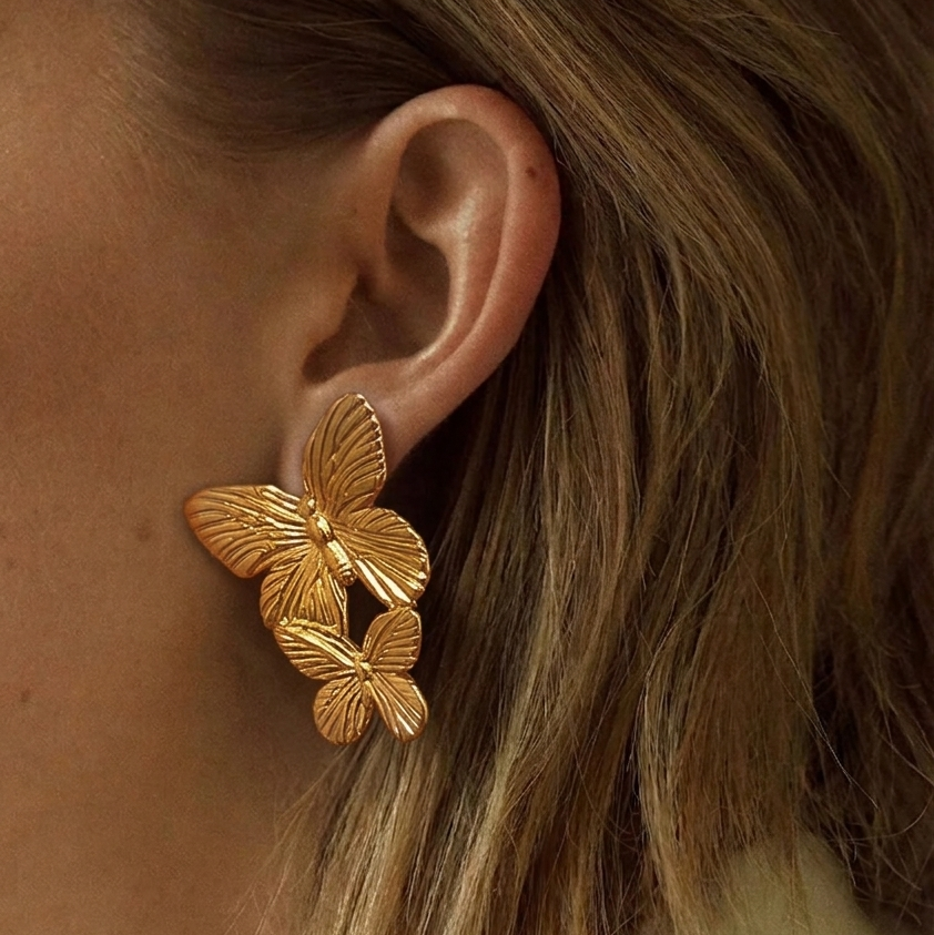 Estos pendientes de original diseño son ideales para lucir en las ocasiones más especiales y elevar tu look.&nbsp;