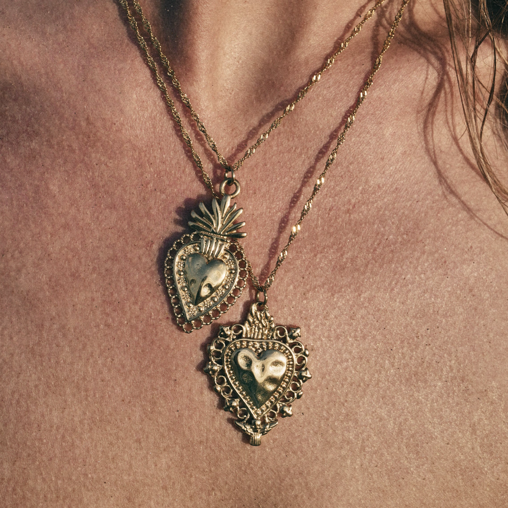 
                      
                        colgante sagrado corazon plata de ley chapado en oro 18 kt - Bendita Eva
                      
                    