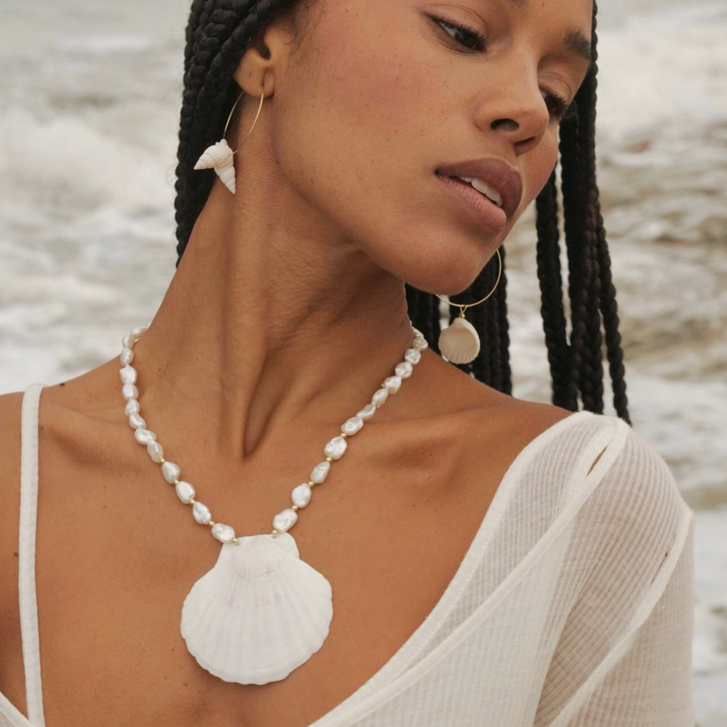 Collar de perlas barrocas con concha natural - Bendita Eva