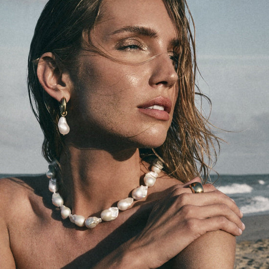 perlas naturales , perlas barrocas y pendientes perlas grandes 