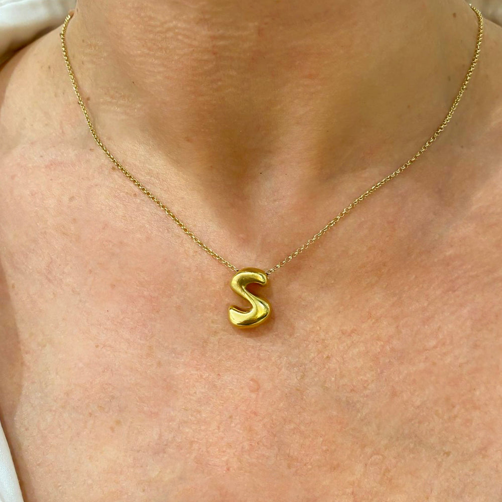 
                      
                        Coleccion de Iniciales de plata de ley y baño de oro - Bendita Eva
                      
                    