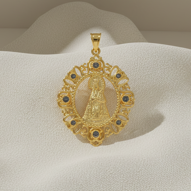 Medalla Virgen de los Desamparados plata de ley y baño de oro 18K- Bendita Eva