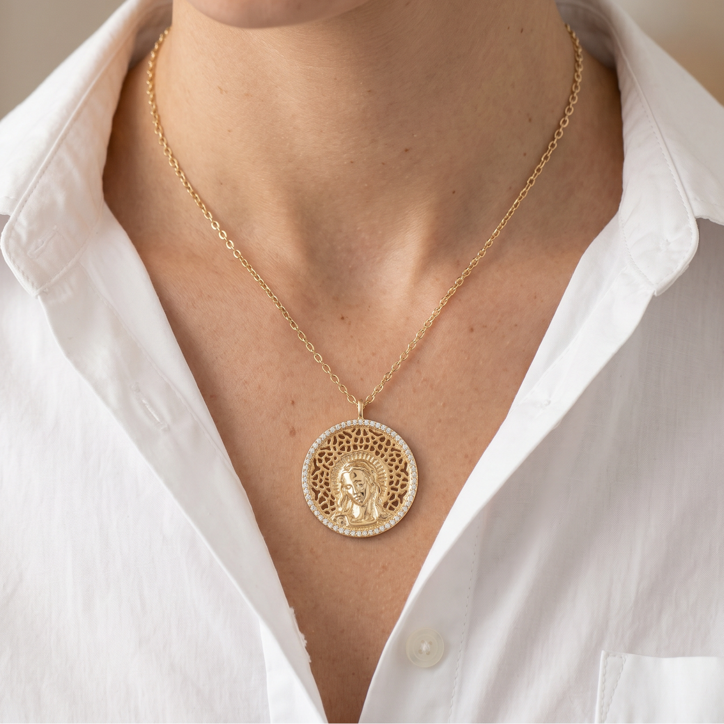 Medalla de la Virgen María de Bendita Eva, una joya llena con un significado muy especial - Bendita Eva