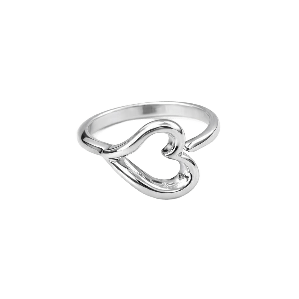 Anillo Corazón en plata de ley 925, diseño artesanal español que simboliza amor, conexión y protección emocional, joya delicada, elegante y atemporal de Bendita Eva, con brillo duradero ideal para el día a día.
