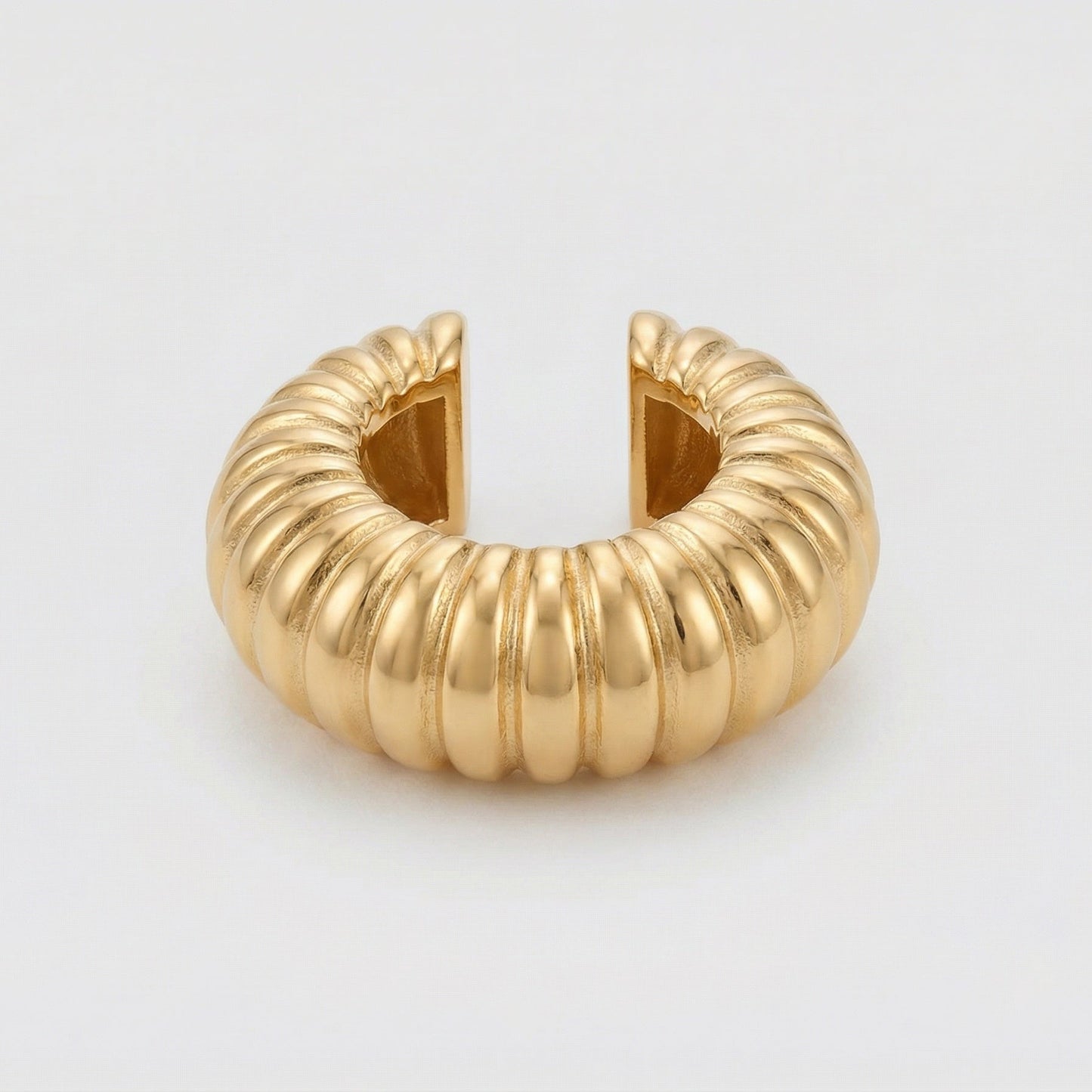 ear cuff Briane fabricado artesanalmente en España plata de ley y baño de oro 18K - Bendita Eva