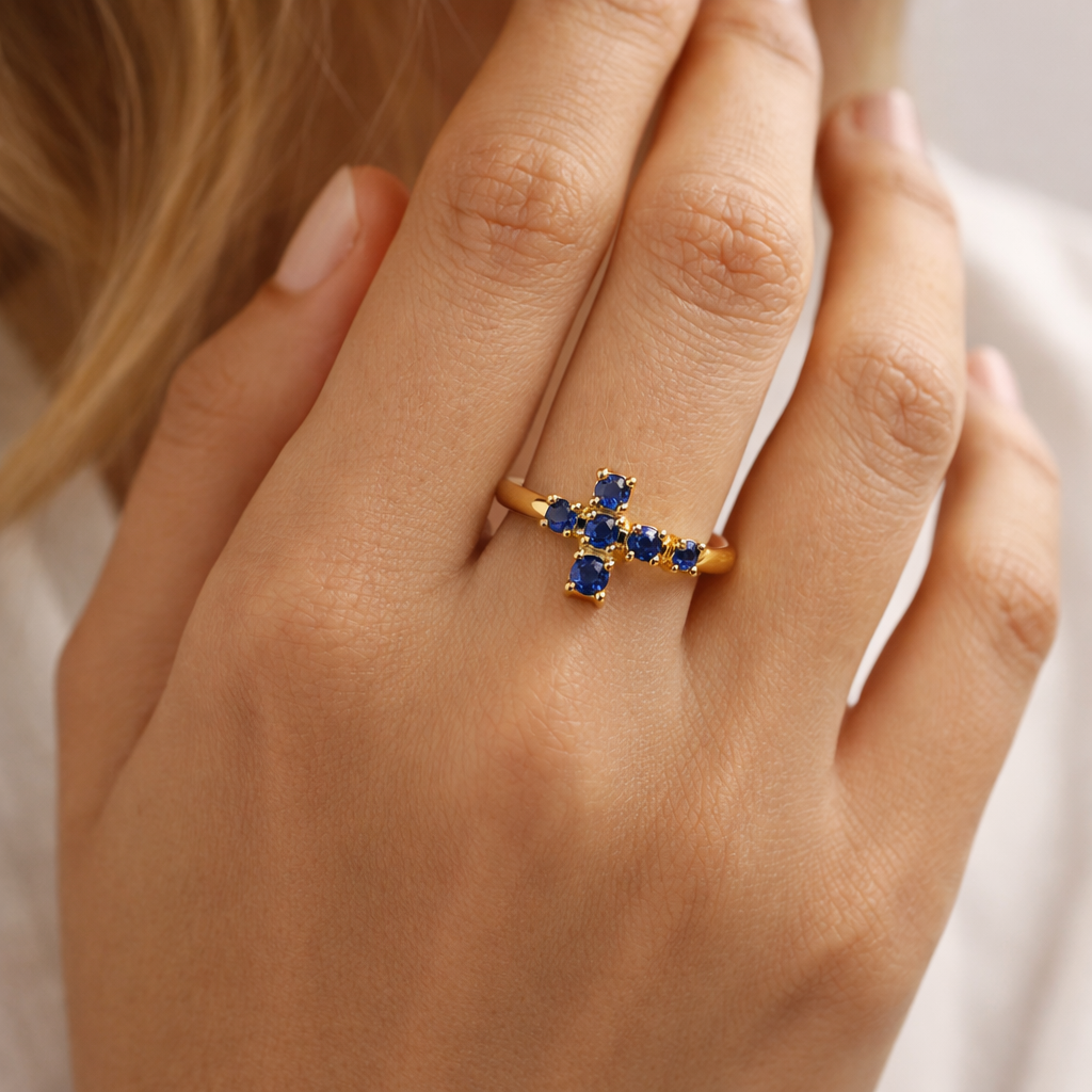 elegancia atemporal de este delicado anillo de plata de ley 925 bañado en 2 micras de oro de 18K-Bendita Eva