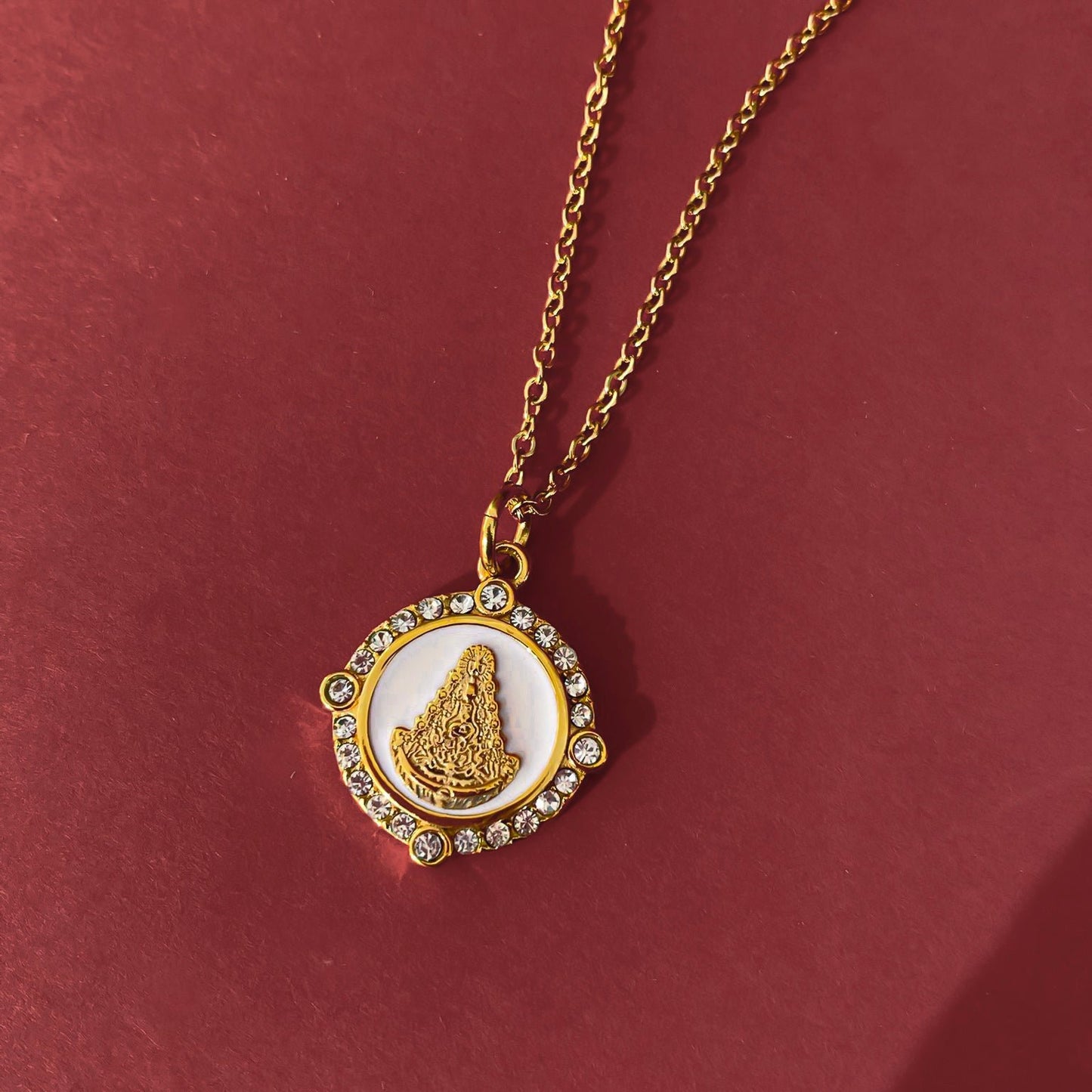 Virgen del Rocio medalla waterproof - Bendita Eva