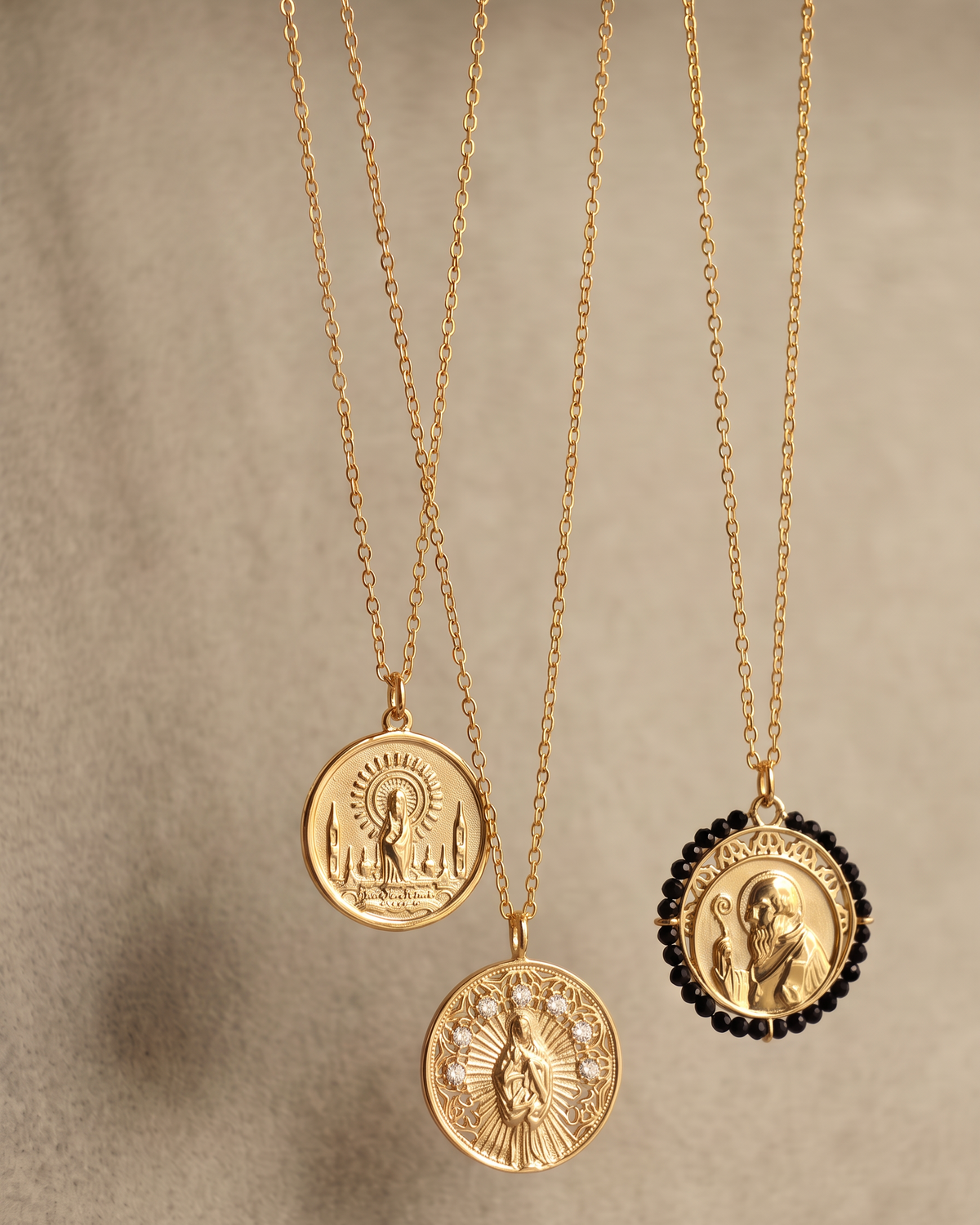 medallas de virgenes - Bendita Eva