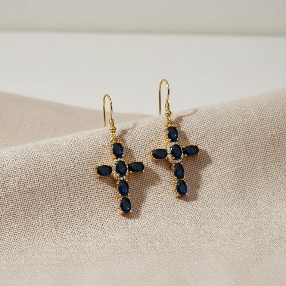  pendientes de acero y baño de oro de 18K en forma de cruz con circonitas negras de Bendita Eva