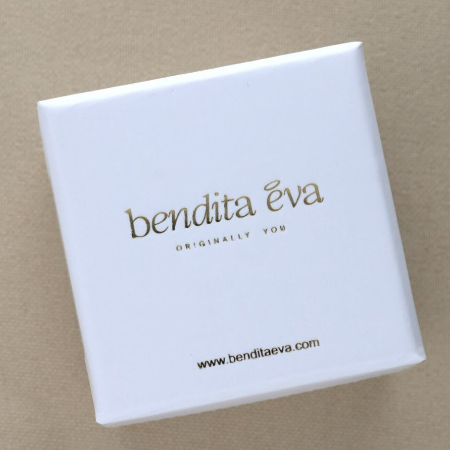 
                      
                        earcuff oro con perlita Bendita Eva
                      
                    