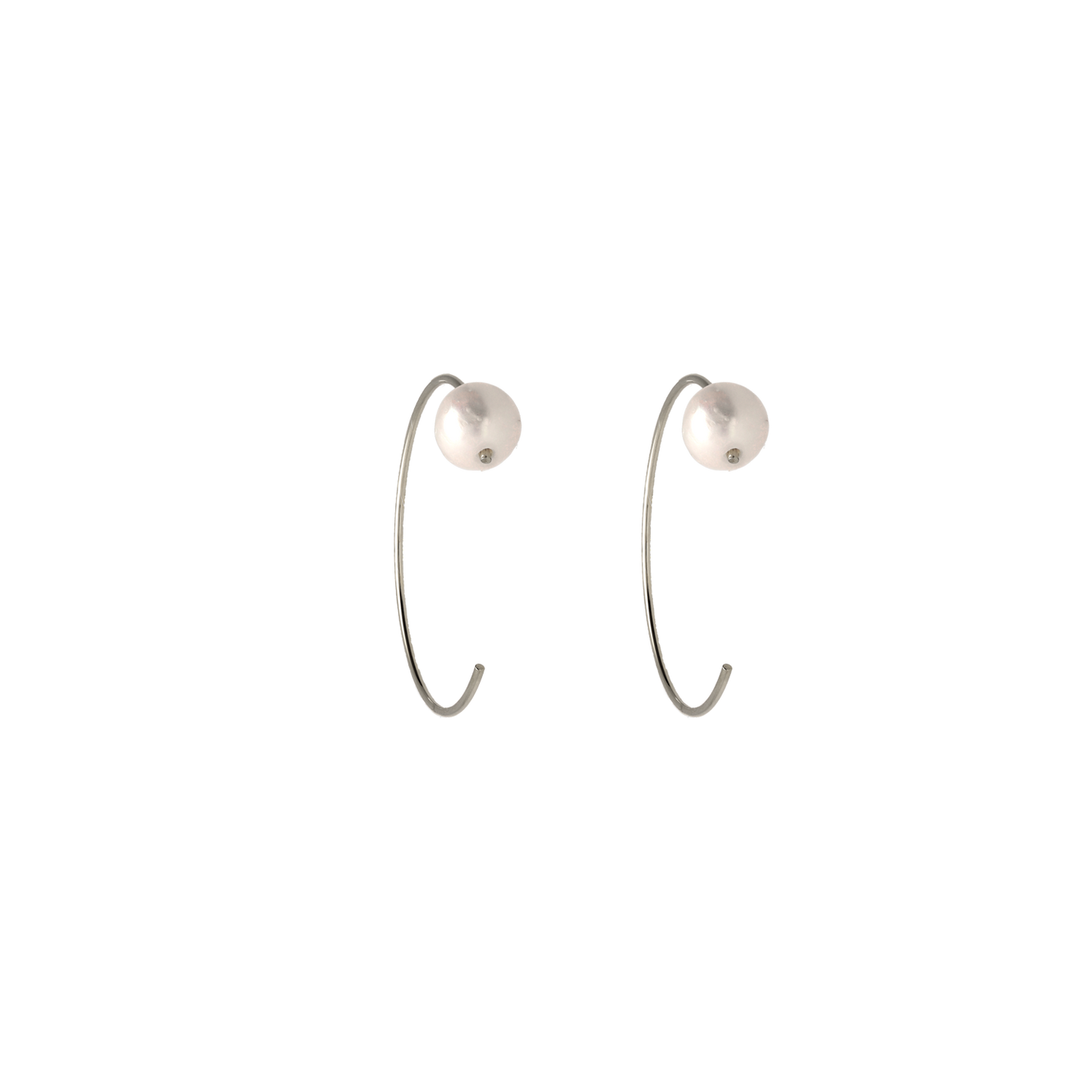 Laden Sie das Bild in den Galerie-Viewer, Pendientes finos, abiertos con una perla en el borde. La perla, como elemento principal de esta joya, transmite elegancia y sensualidad. 
